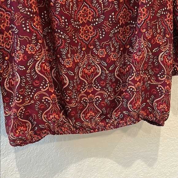 Max Studio V-Neck Paisley Red Blouse Size Small - Picture 5 of 7